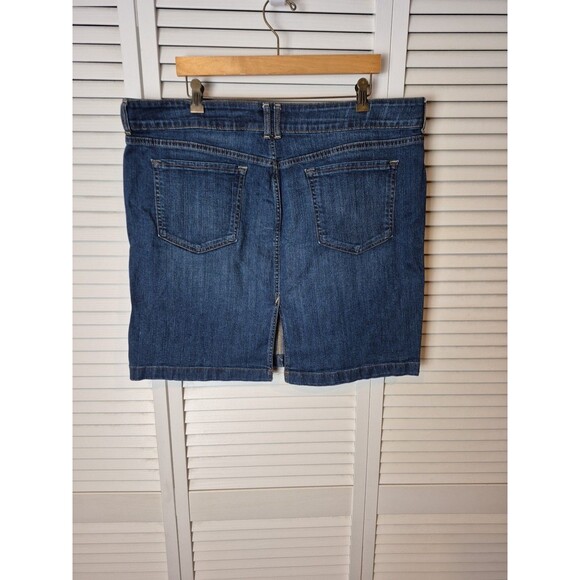 Old Navy Plus Denim Skirt Women’s 18‎ Blue Jean 2 Button Back Slit Medium Wash - Picture 7 of 10